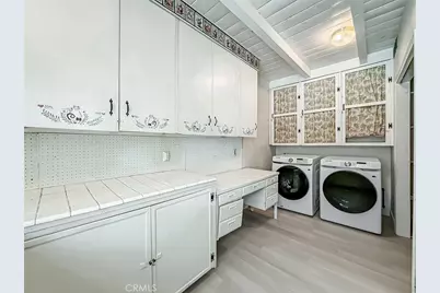 8809 Oak Park Avenue, Sherwood Forest, CA 91325 - Photo 31