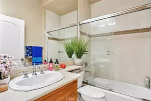 6921 Kian Ct, Van Nuys, CA 91406 - Photo 23