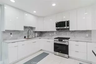 7725 Loma Verde Ave, Canoga Park, CA 91304 - Photo 15
