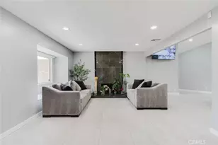 7725 Loma Verde Ave, Canoga Park, CA 91304 - Photo 9
