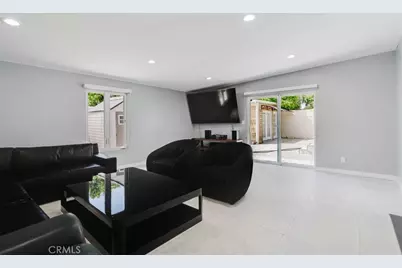 7725 Loma Verde Avenue, Canoga Park, CA 91304 - Photo 21