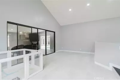 7725 Loma Verde Avenue, Canoga Park, CA 91304 - Photo 17
