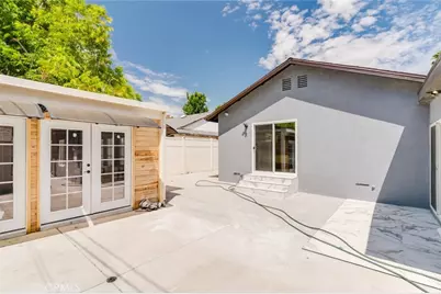 7725 Loma Verde Avenue, Canoga Park, CA 91304 - Photo 35
