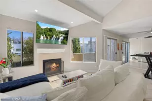 18408 Hatteras St, Tarzana, CA 91356 - Photo 11