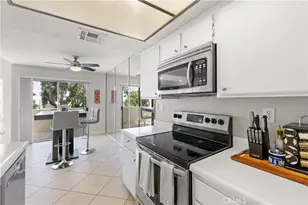 18408 Hatteras St, Tarzana, CA 91356 - Photo 7