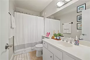 18408 Hatteras St, Tarzana, CA 91356 - Photo 21