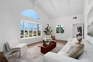 5348 Calatrana Dr, Woodland Hills, CA 91364 - Photo 5