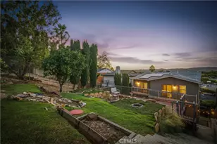 5348 Calatrana Dr, Woodland Hills, CA 91364 - Photo 45