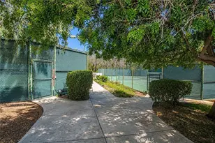 5805 Oak Bend Ln, Oak Park, CA 91377 - Photo 29