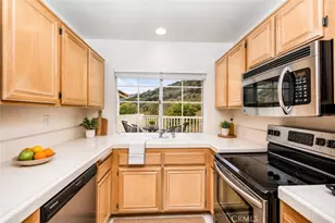 5805 Oak Bend Ln, Oak Park, CA 91377 - Photo 3