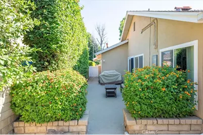 23902 Via Aranda, Valencia, CA 91355 - Photo 27