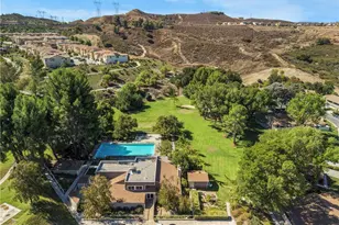 26105 Rainbow Glen Dr, Newhall, CA 91321 - Photo 27