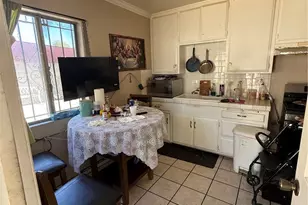 10479 El Dorado, Los Angeles, CA 91331 - Photo 5