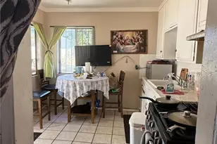 10479 El Dorado, Los Angeles, CA 91331 - Photo 7