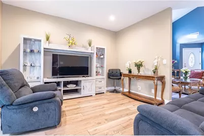 9146 Lemona Avenue #105, North Hills, CA 91343 - Photo 11