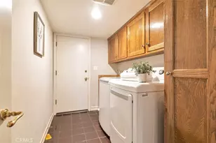 4200 Gayle Dr, Tarzana, CA 91356 - Photo 21