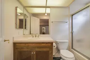 4200 Gayle Dr, Tarzana, CA 91356 - Photo 19