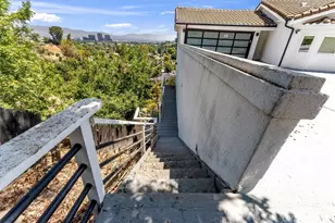 5096 Llano Dr, Woodland Hills, CA 91364 - Photo 5