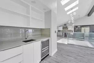5096 Llano Dr, Woodland Hills, CA 91364 - Photo 15