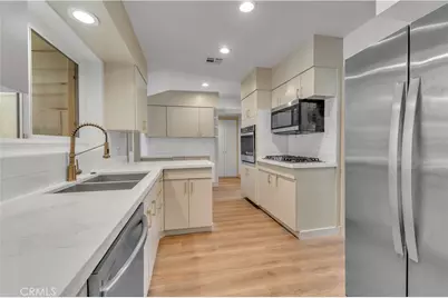 11944 Hesby Street, Valley Village, CA 91607 - Photo 13