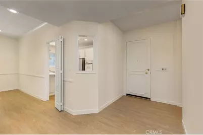 5216 Yarmouth Avenue #105, Encino, CA 91316 - Photo 7