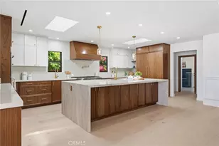 23925 Crosson Dr, Woodland Hills, CA 91367 - Photo 17