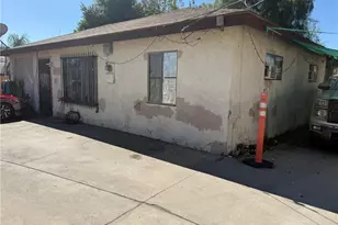 10471 El Dorado, Los Angeles, CA 91331 - Photo 17