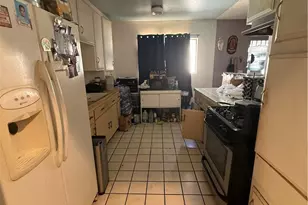 10471 El Dorado, Los Angeles, CA 91331 - Photo 11