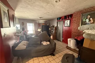 10471 El Dorado, Los Angeles, CA 91331 - Photo 9