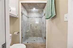 19700 Mesa Dr, Tehachapi, CA 93561 - Photo 15