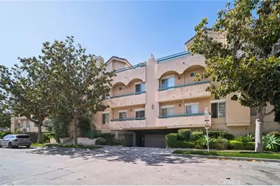 10659 Bloomfield Street, Toluca Lake, CA 91602 - Photo 1