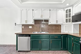 22031 Lanark St, Canoga Park, CA 91304 - Photo 7