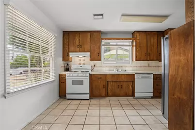 7921 Fallbrook, West Hills, CA 91304 - Photo 5