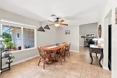 308 Swan Court, Bakersfield, CA 93309 - Photo 7