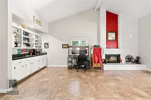 308 Swan Ct, Bakersfield, CA 93309 - Photo 9
