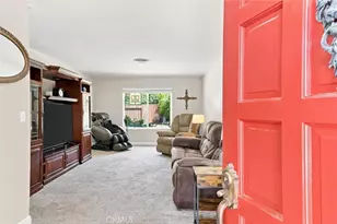 308 Swan Ct, Bakersfield, CA 93309 - Photo 3