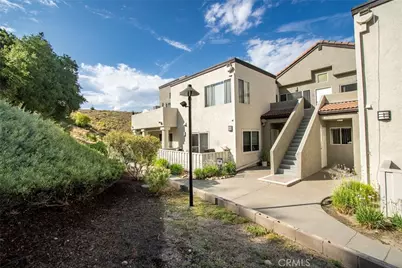 21203 Trumpet, Newhall, CA 91321 - Photo 3