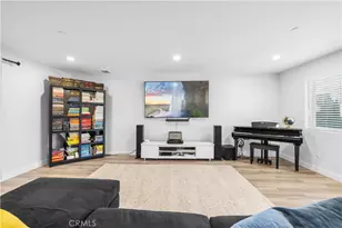 16557 Vine Ter, Van Nuys, CA 91406 - Photo 13