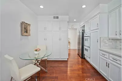 14521 Benefit #207, Sherman Oaks, CA 91403 - Photo 3