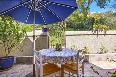 22229 Shadow Valley, Chatsworth, CA 91311 - Photo 3