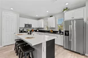 27012 Trail View Ln., Valencia, CA 91381 - Photo 7