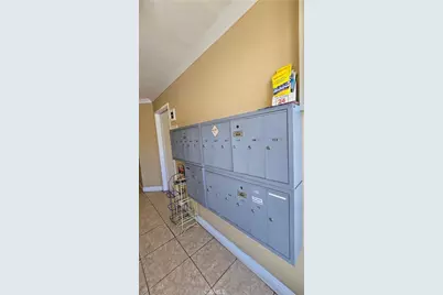 18546 Sherman Way, Reseda, CA 91335 - Photo 5