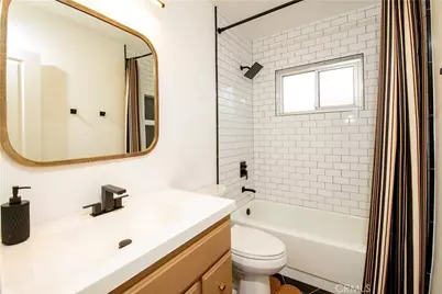 5747 Agnes Avenue, Valley Village, CA 91607 - Photo 13