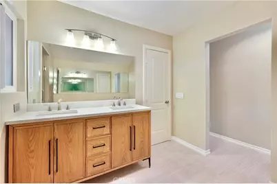22921 Cass Avenue, Woodland Hills, CA 91364 - Photo 23