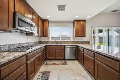 5704 W Forry Court, Lancaster, CA 93536 - Photo 9