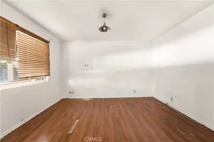 23347 Collins St, Woodland Hills, CA 91367 - Photo 27