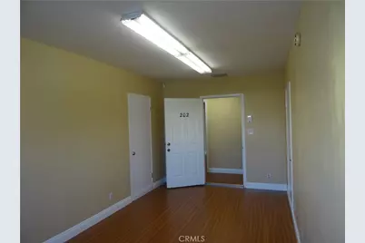 20246 Saticoy, Reseda, CA 91306 - Photo 3