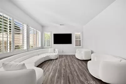 28251 Infinity, Saugus, CA 91390 - Photo 7