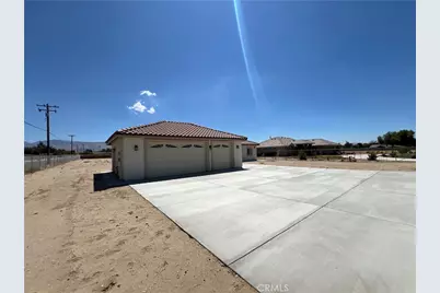 10658 East Avenue R10, Littlerock, CA 93543 - Photo 3