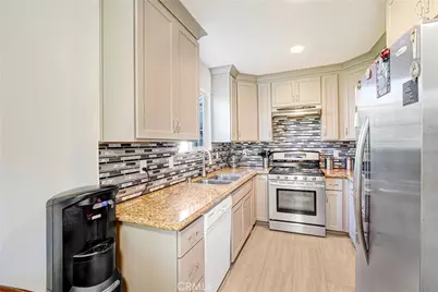19406 Enadia Way, Reseda, CA 91335 - Photo 3